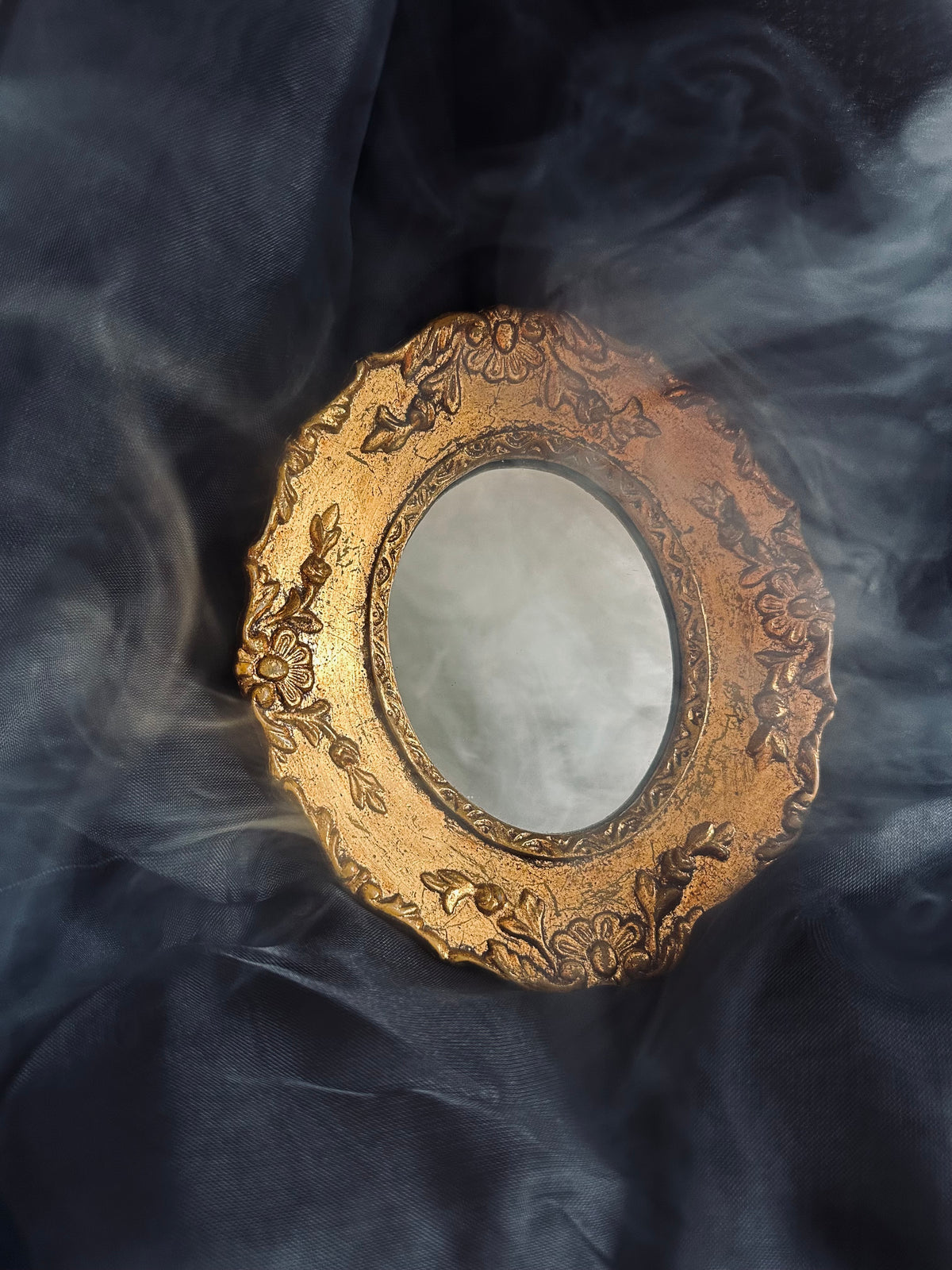 Petit miroir en stuc doré de style Rococo // Milieu XXème siècle