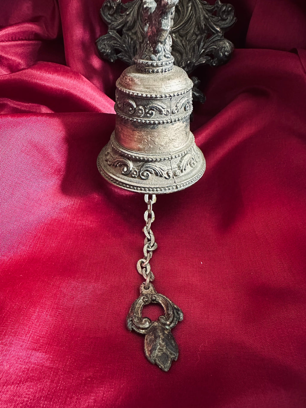 Magnifique cloche ancienne en laiton