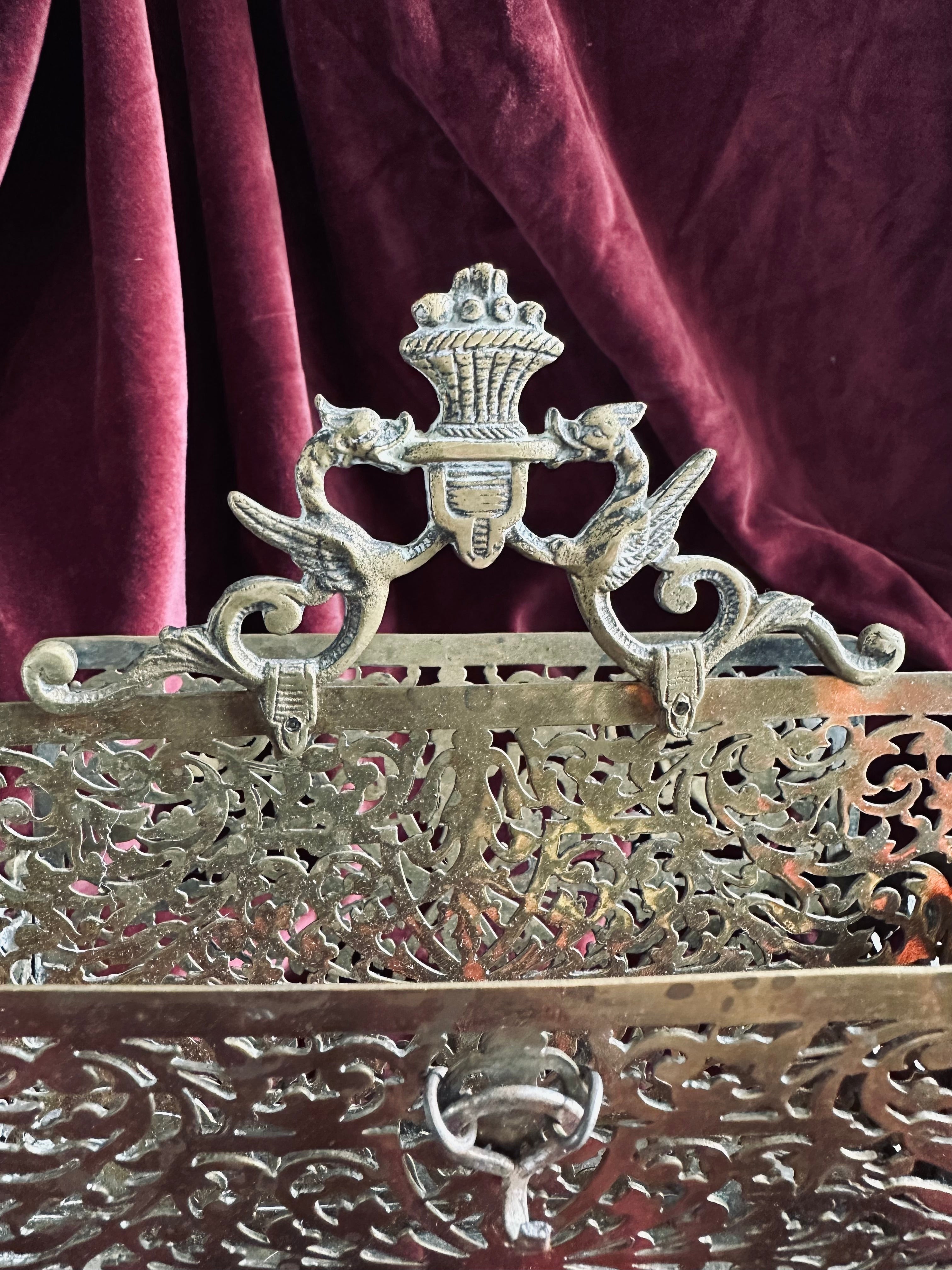 Magnifique porte revue en laiton // Fin XIXème siècle