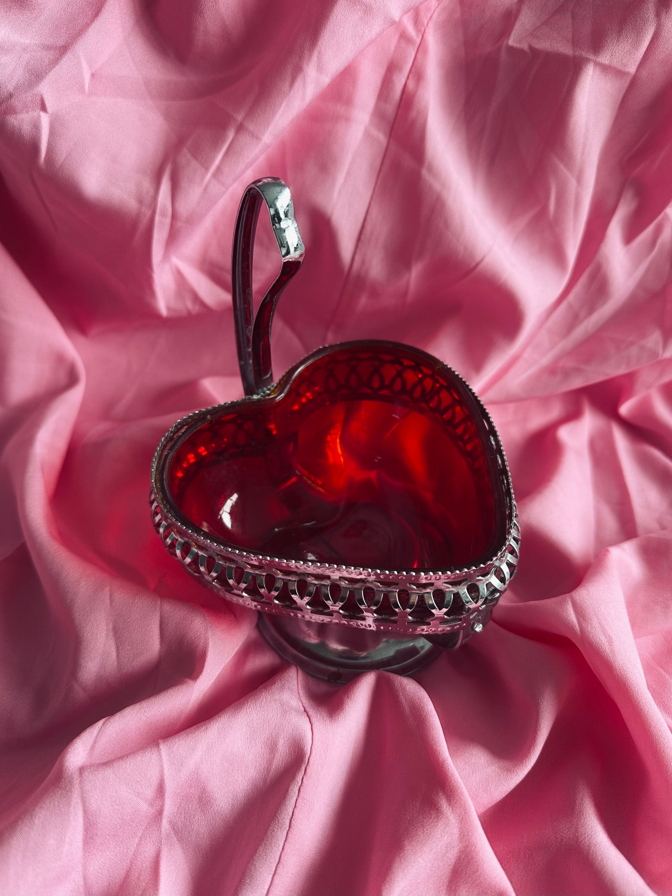 Confiturier en verre rouge vintage