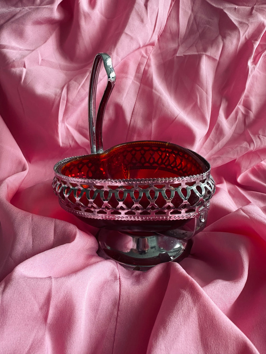 Confiturier en verre rouge vintage