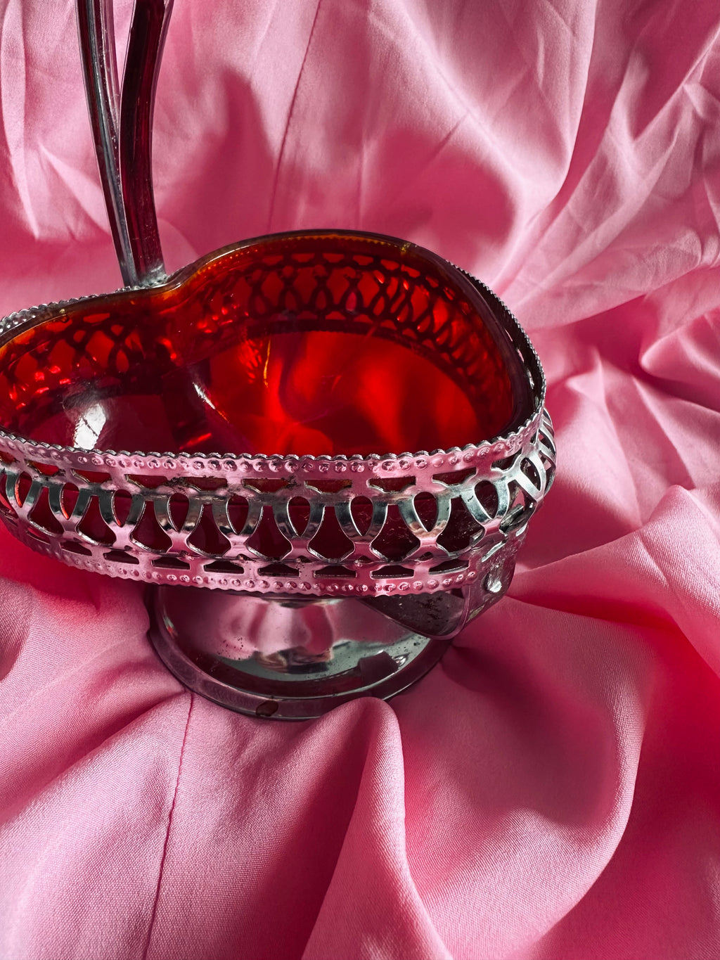 Confiturier en verre rouge vintage