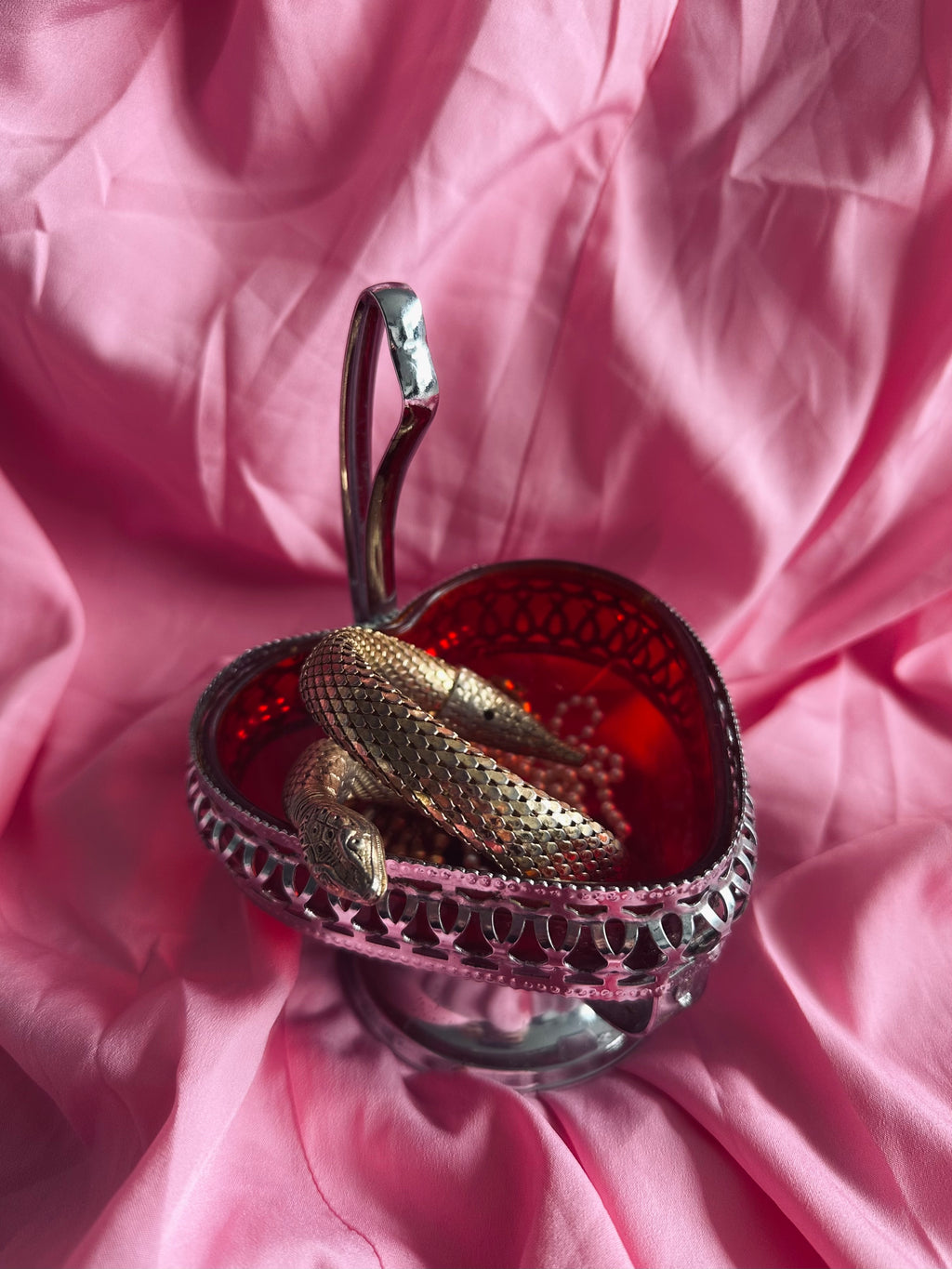 Confiturier en verre rouge vintage