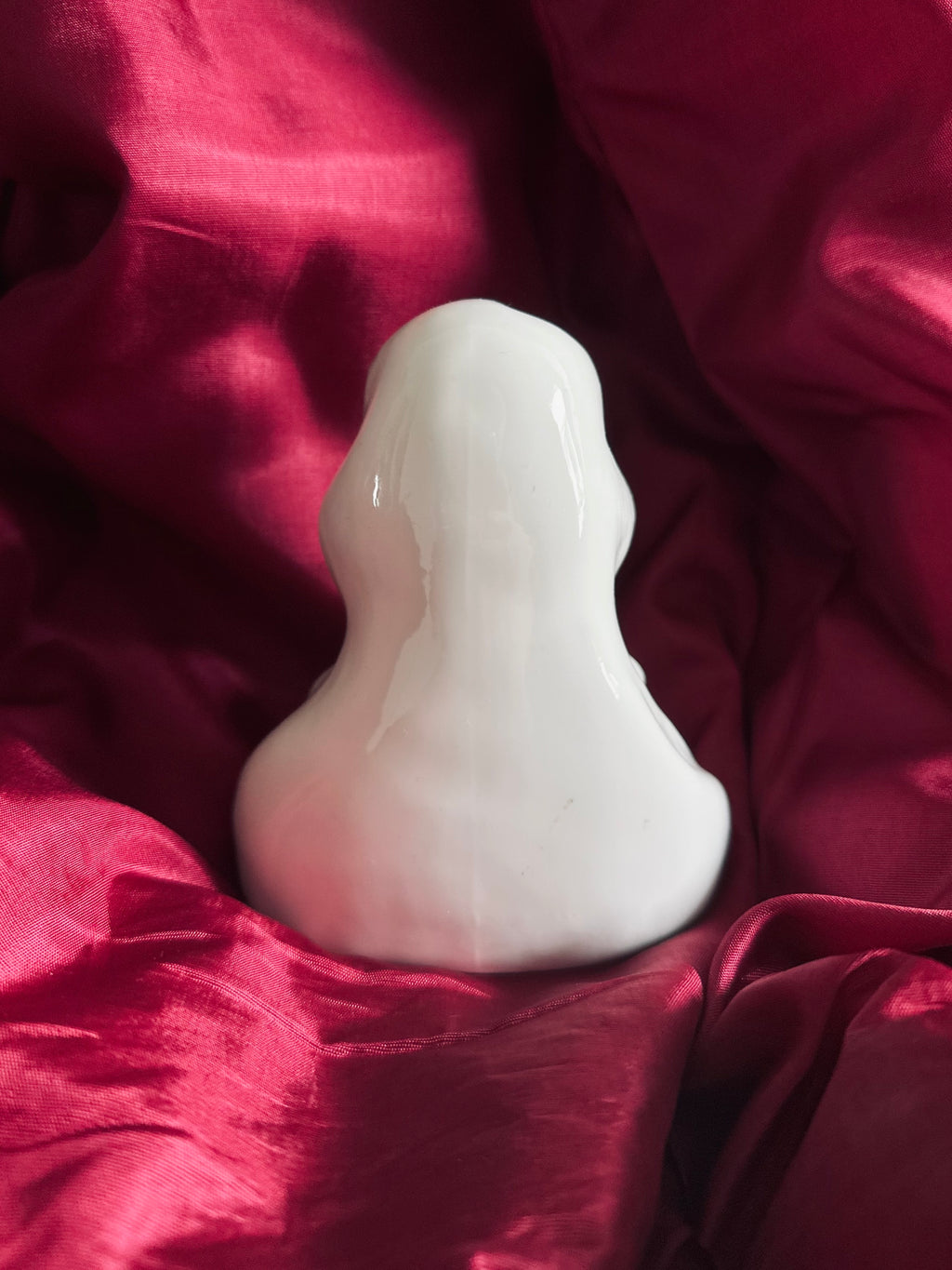 Vierge en porcelaine // Souvenir de Lourdes