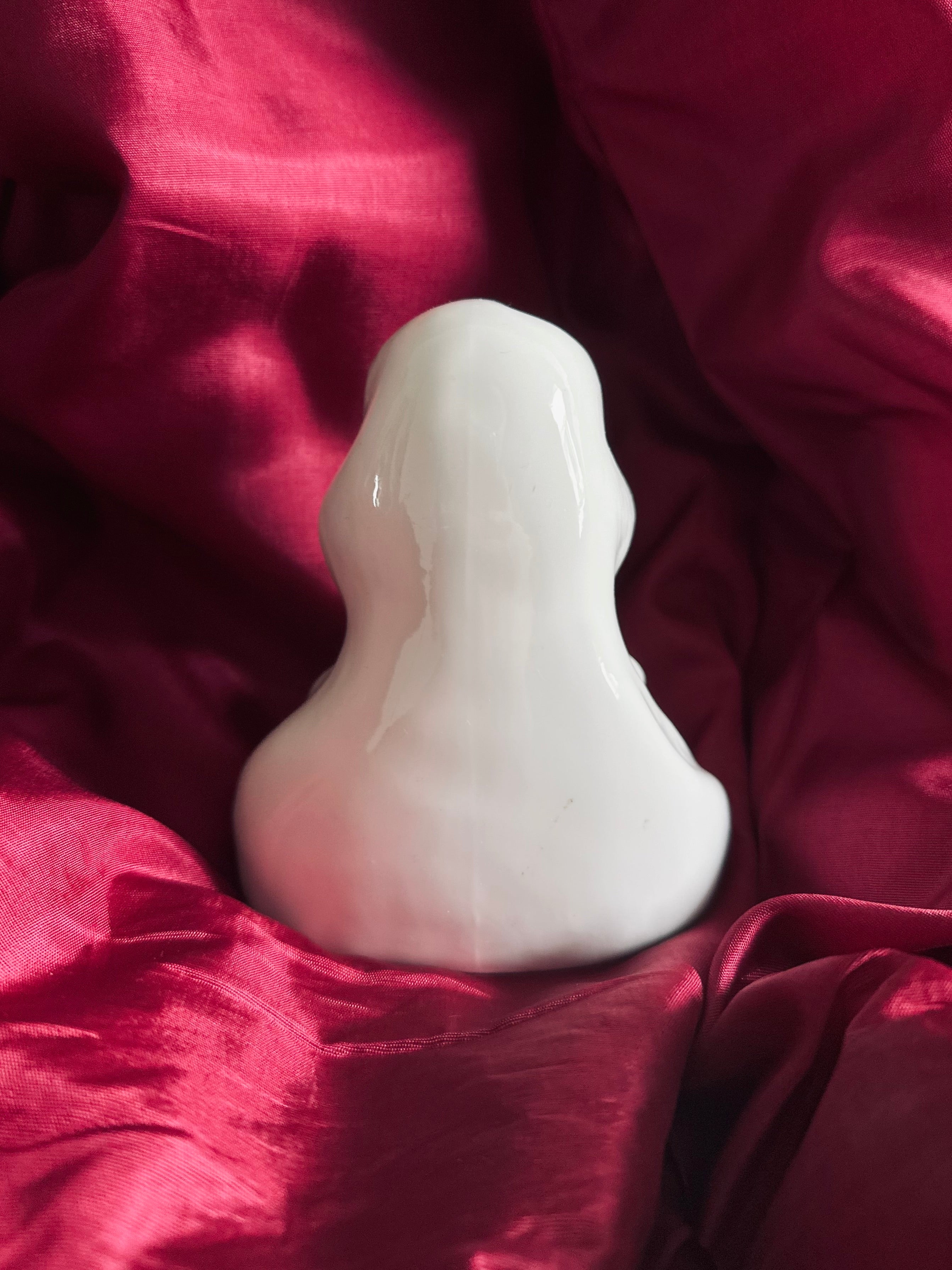 Vierge en porcelaine // Souvenir de Lourdes