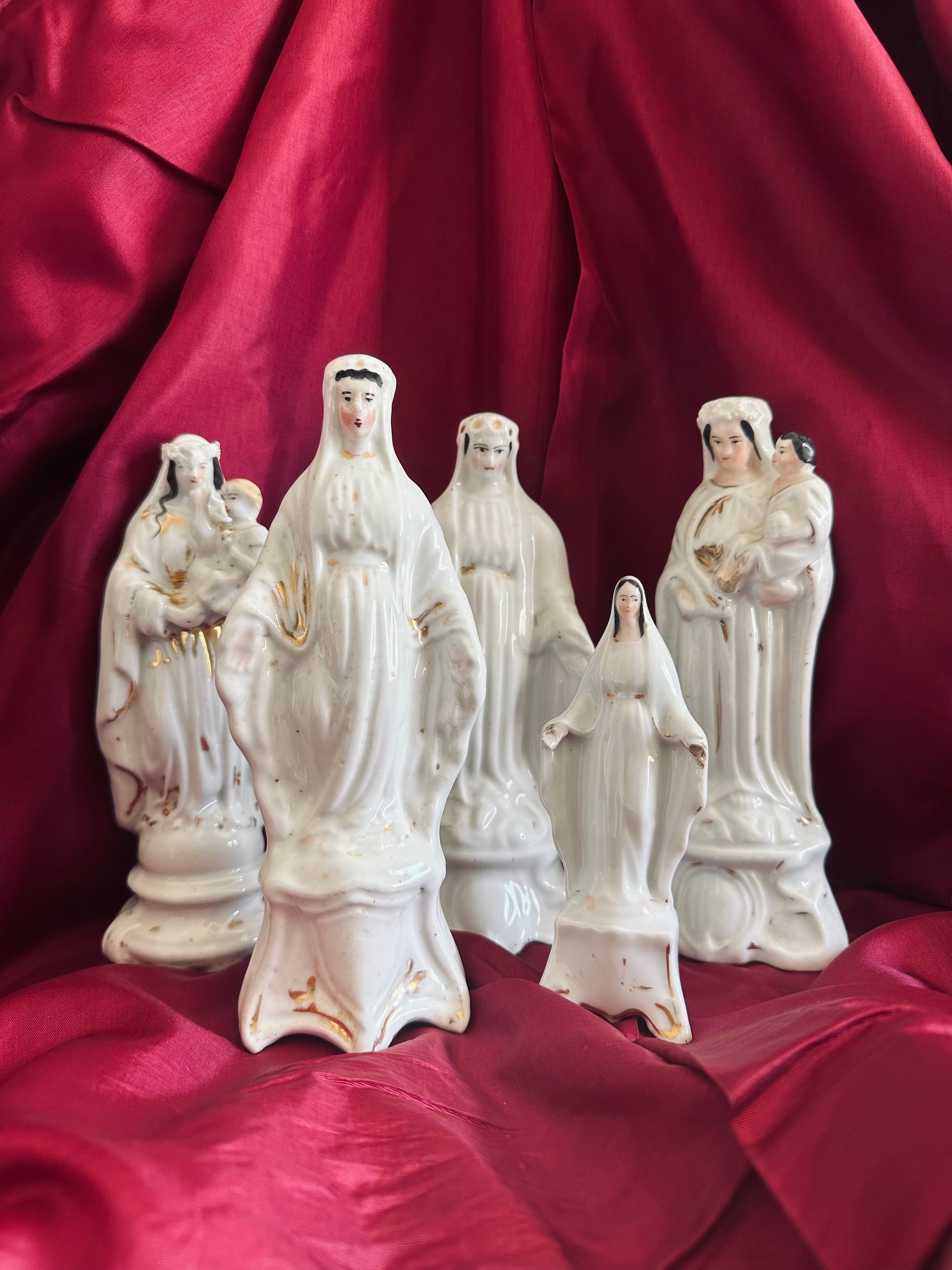 Vierges en porcelaine de Paris // XIXème siècle