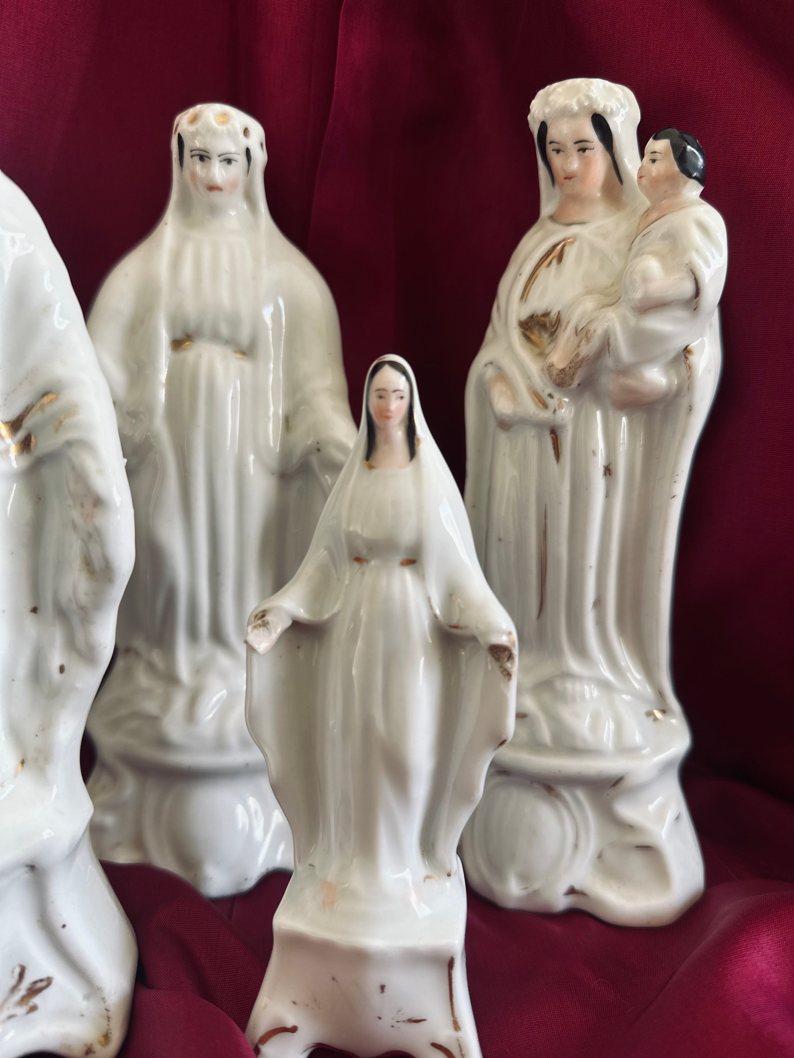 Vierges en porcelaine de Paris // XIXème siècle