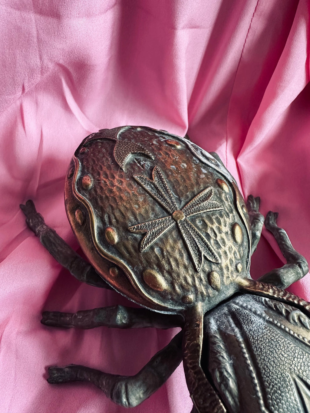 Cendrier en forme d'insecte en métal // milieu XXème siècle