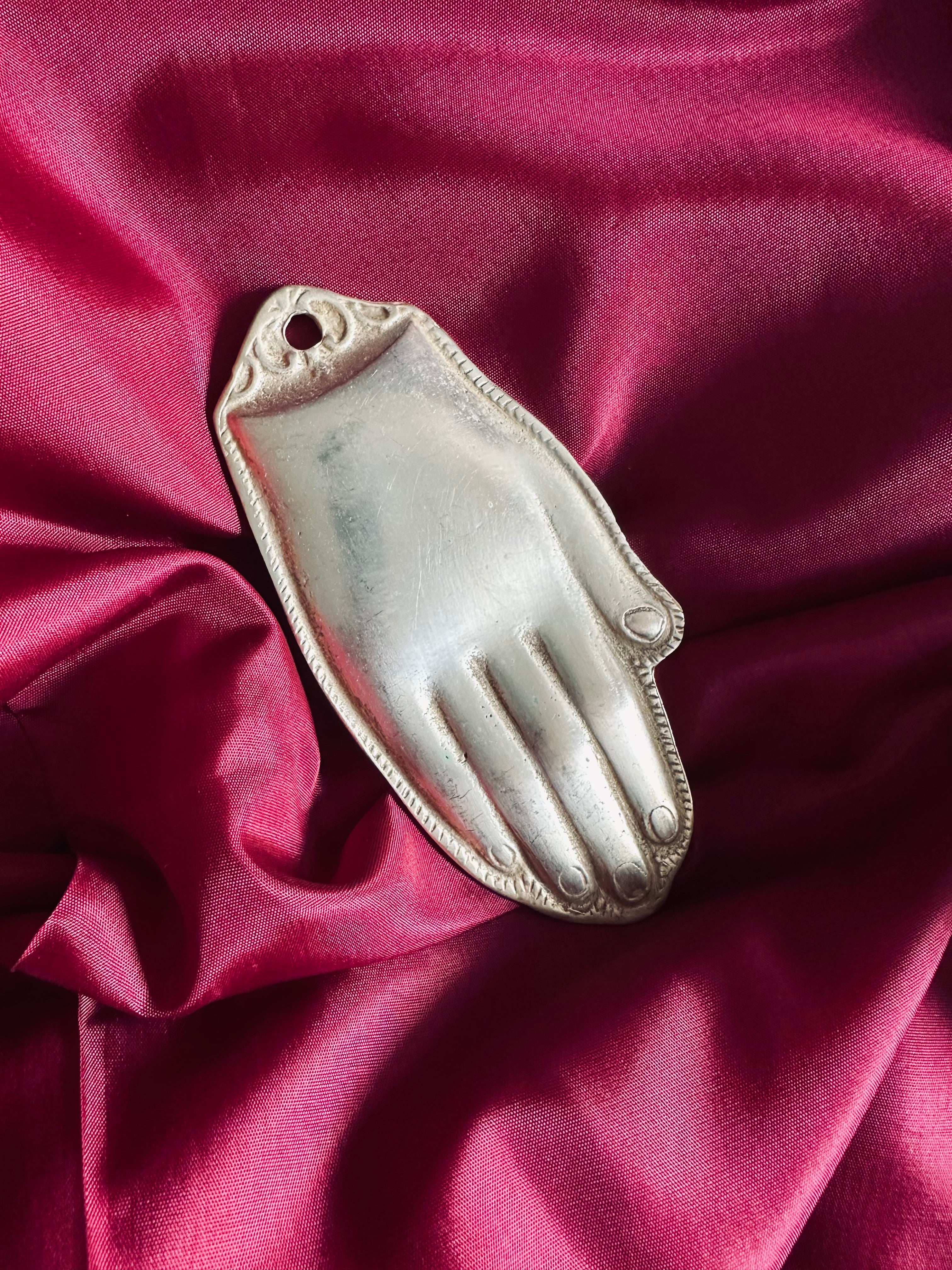 Ex-voto "main" de fabrication allemande // Circa 1930