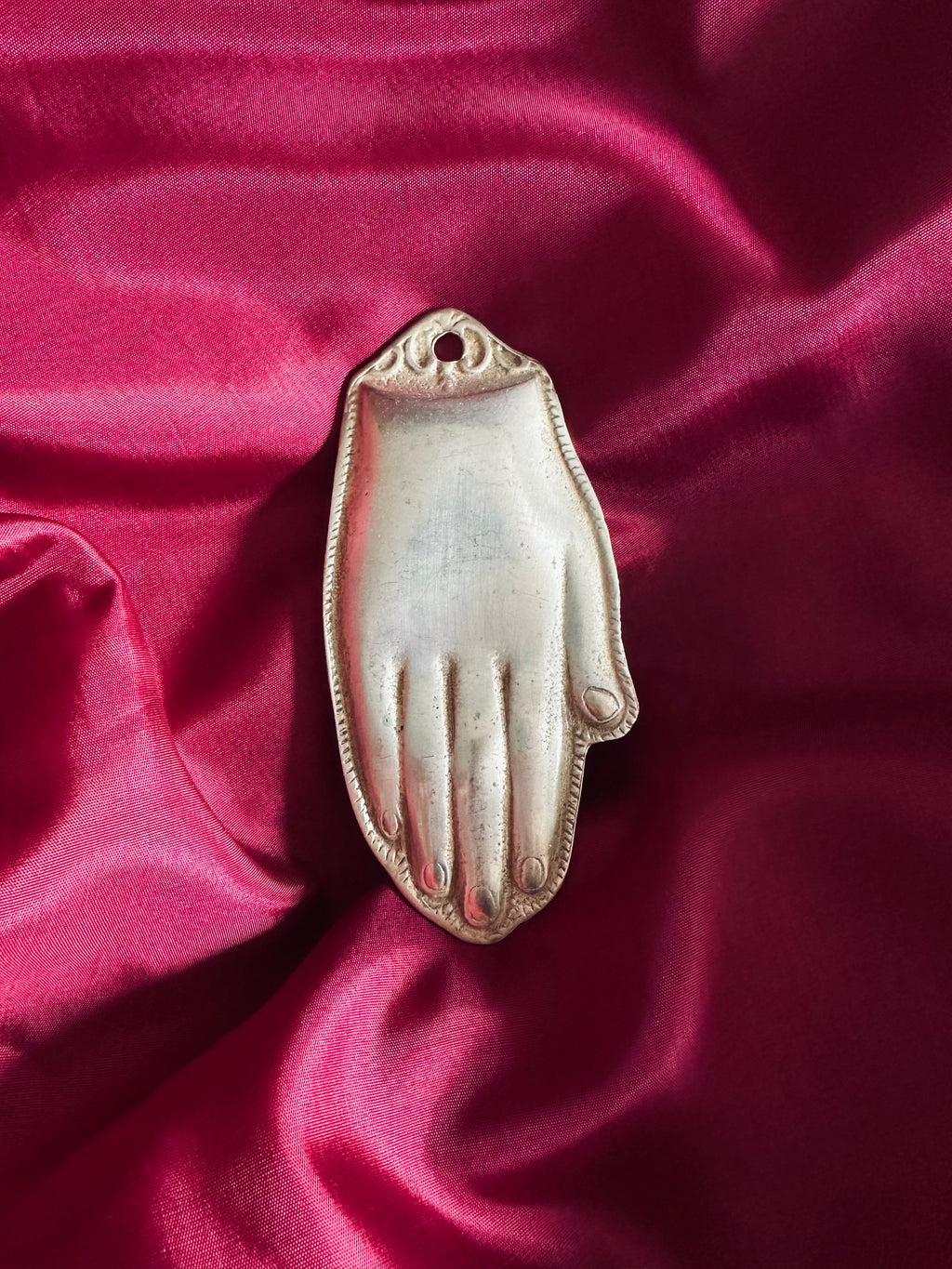 Ex-voto "main" de fabrication allemande // Circa 1930