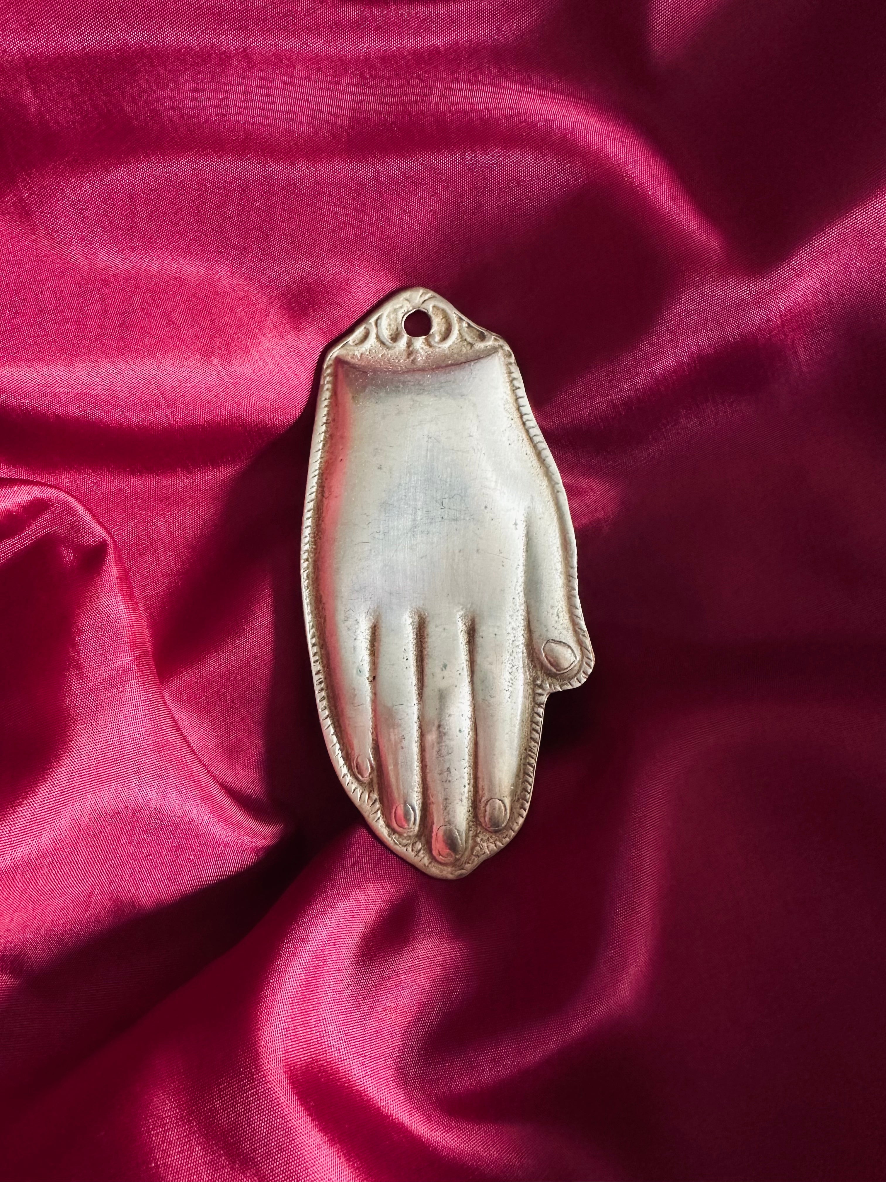 Ex-voto "main" de fabrication allemande // Circa 1930
