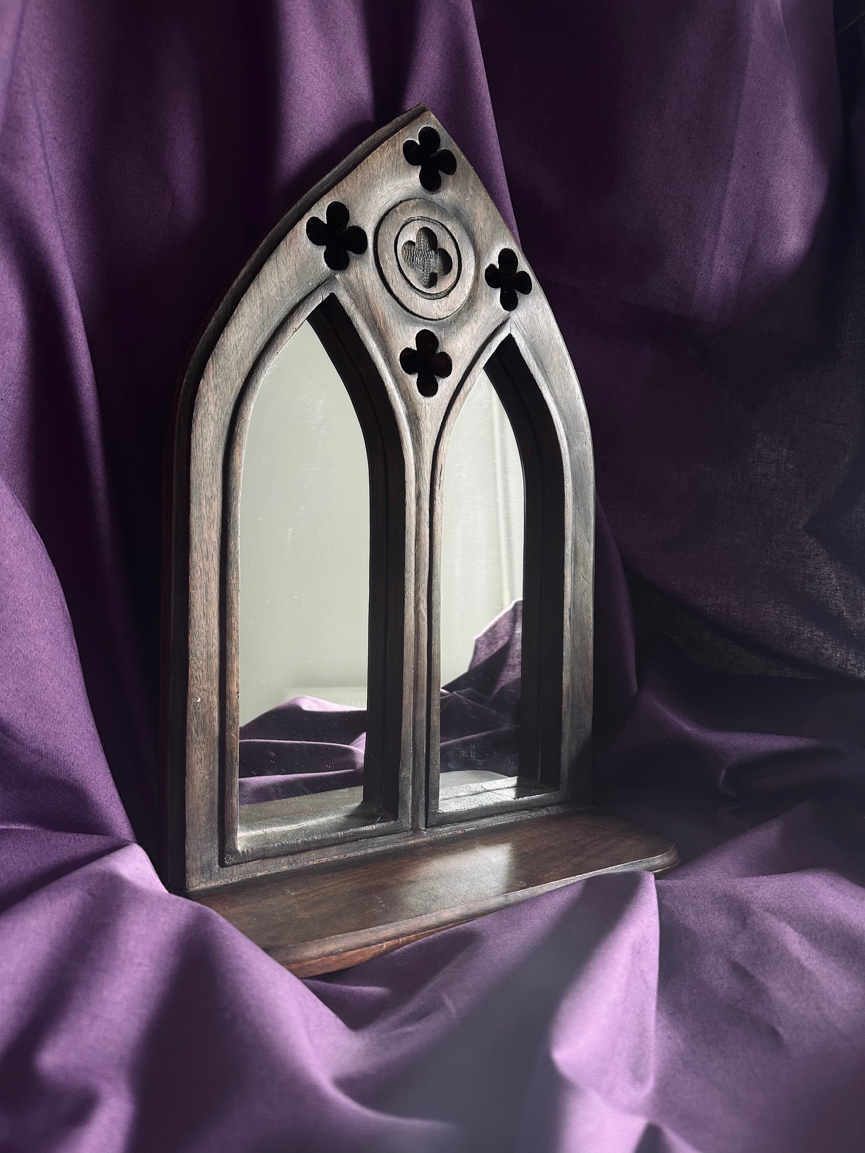 Miroir gothique en bois // XXème siècle