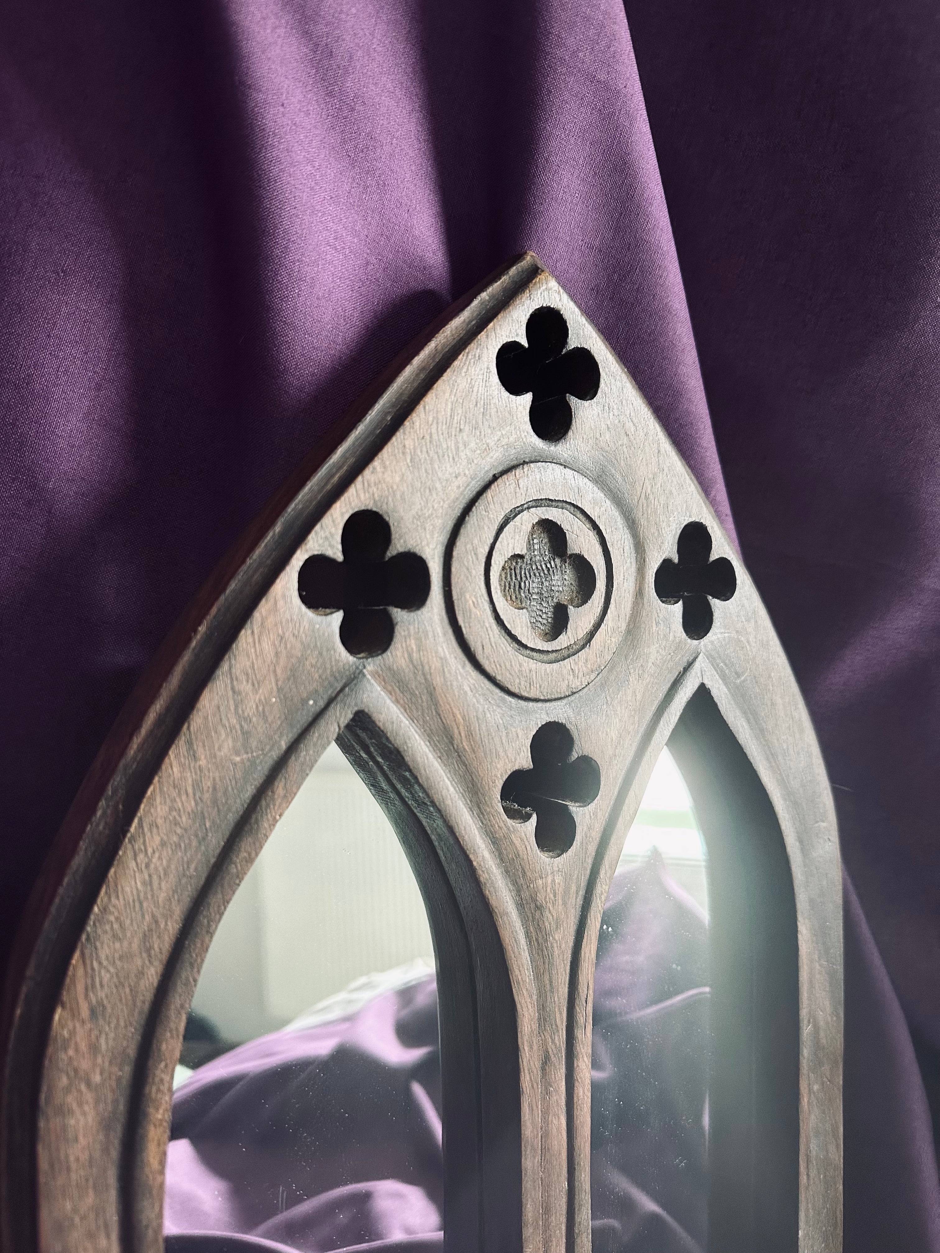 Miroir gothique en bois // XXème siècle