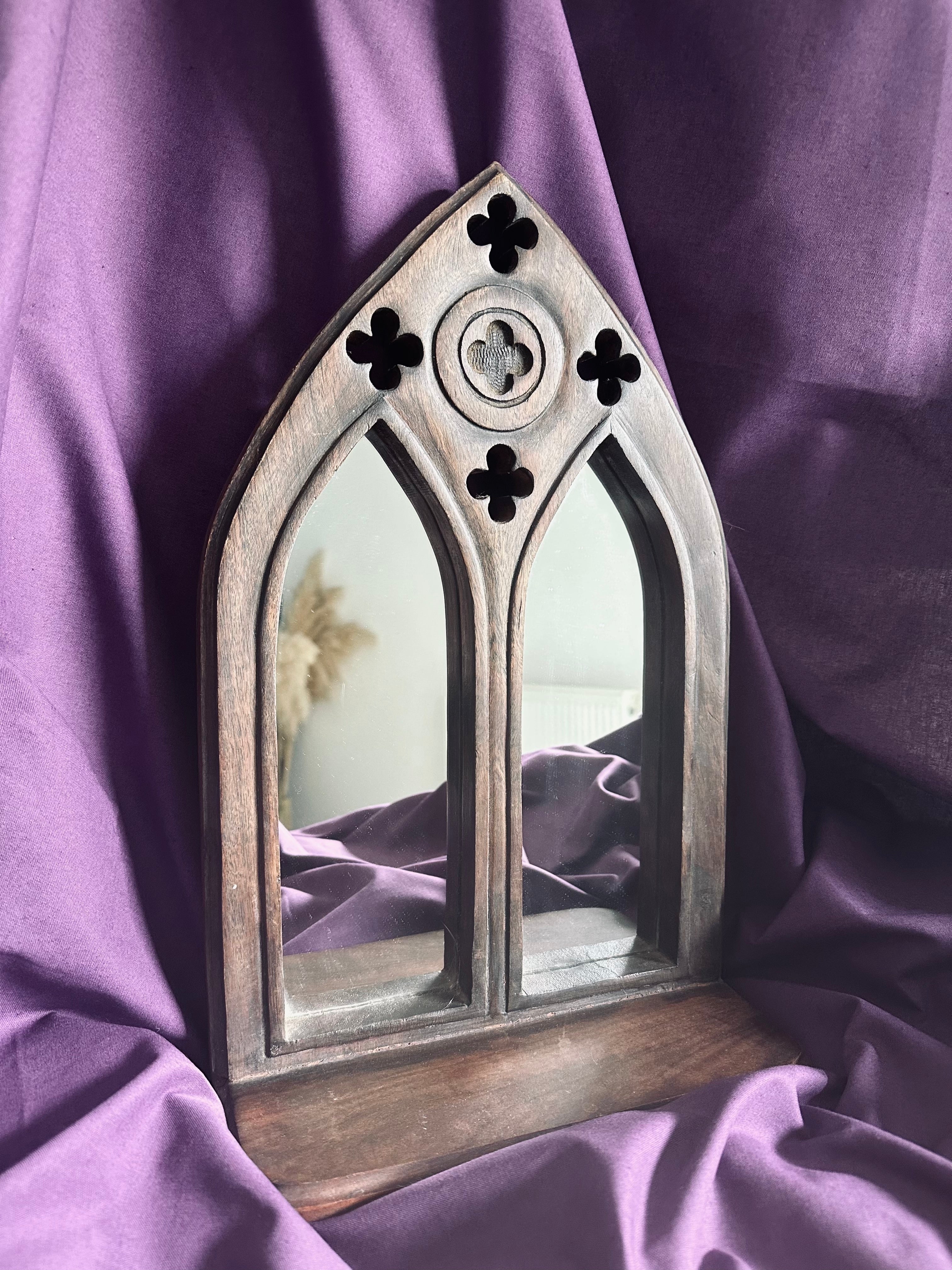 Miroir gothique en bois // XXème siècle
