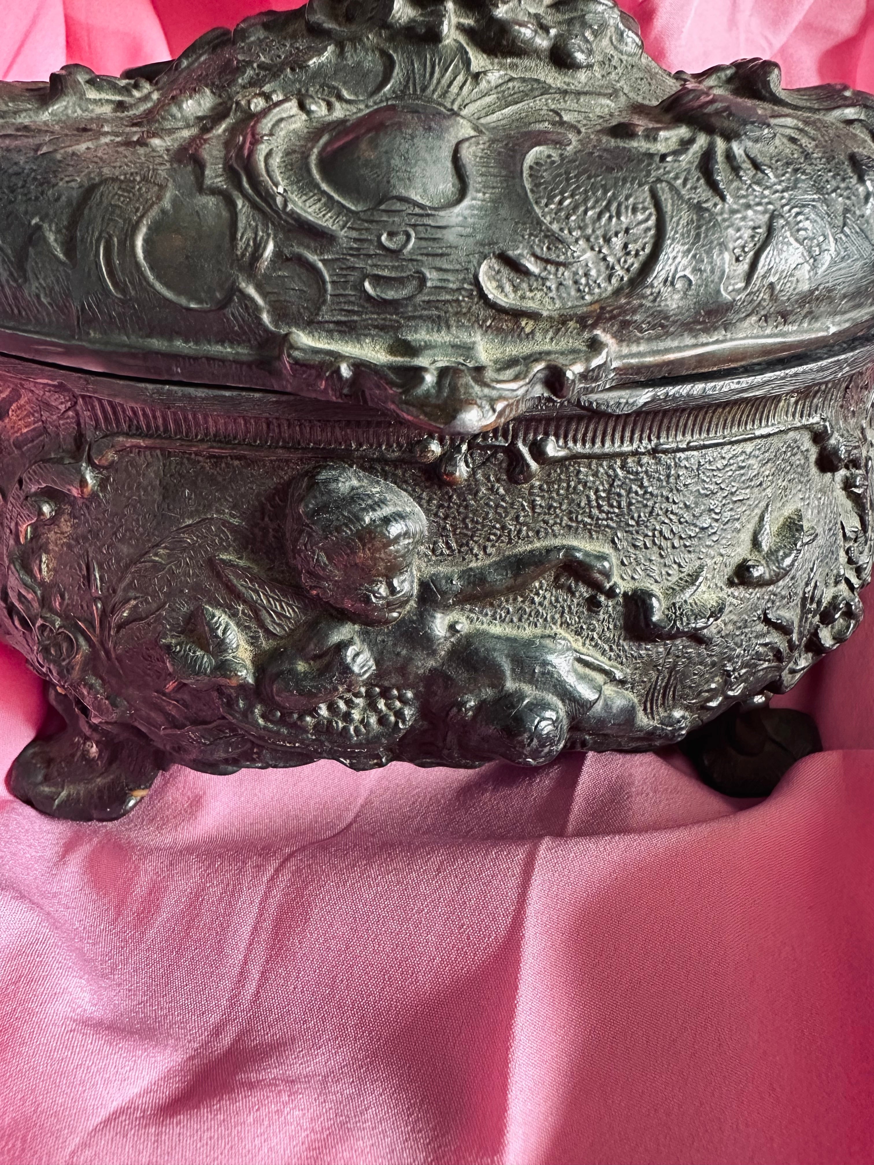 Boîte à bijoux en régule de style Rococo // Fin XIXème - début XXème siècle