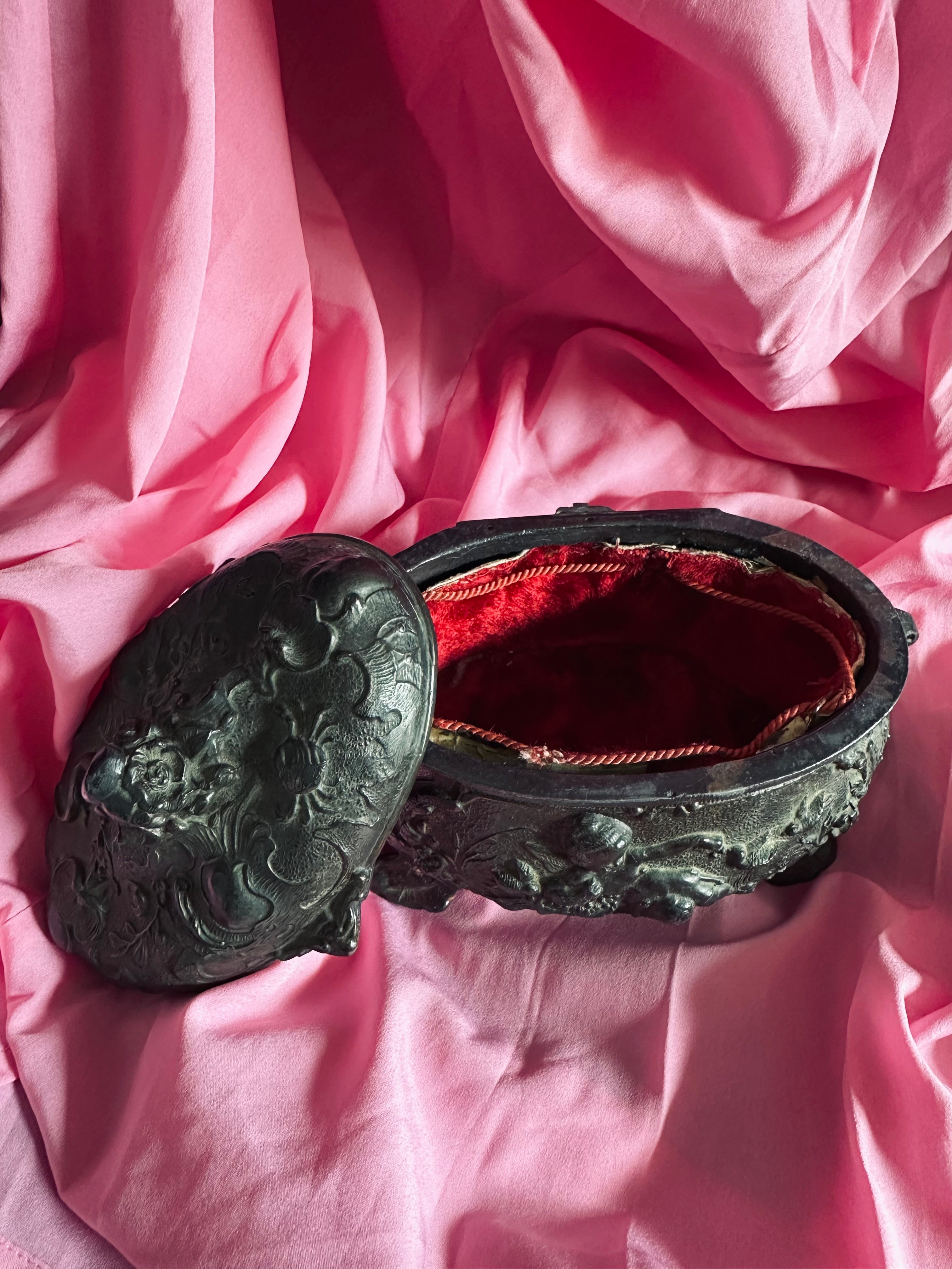 Boîte à bijoux en régule de style Rococo // Fin XIXème - début XXème siècle