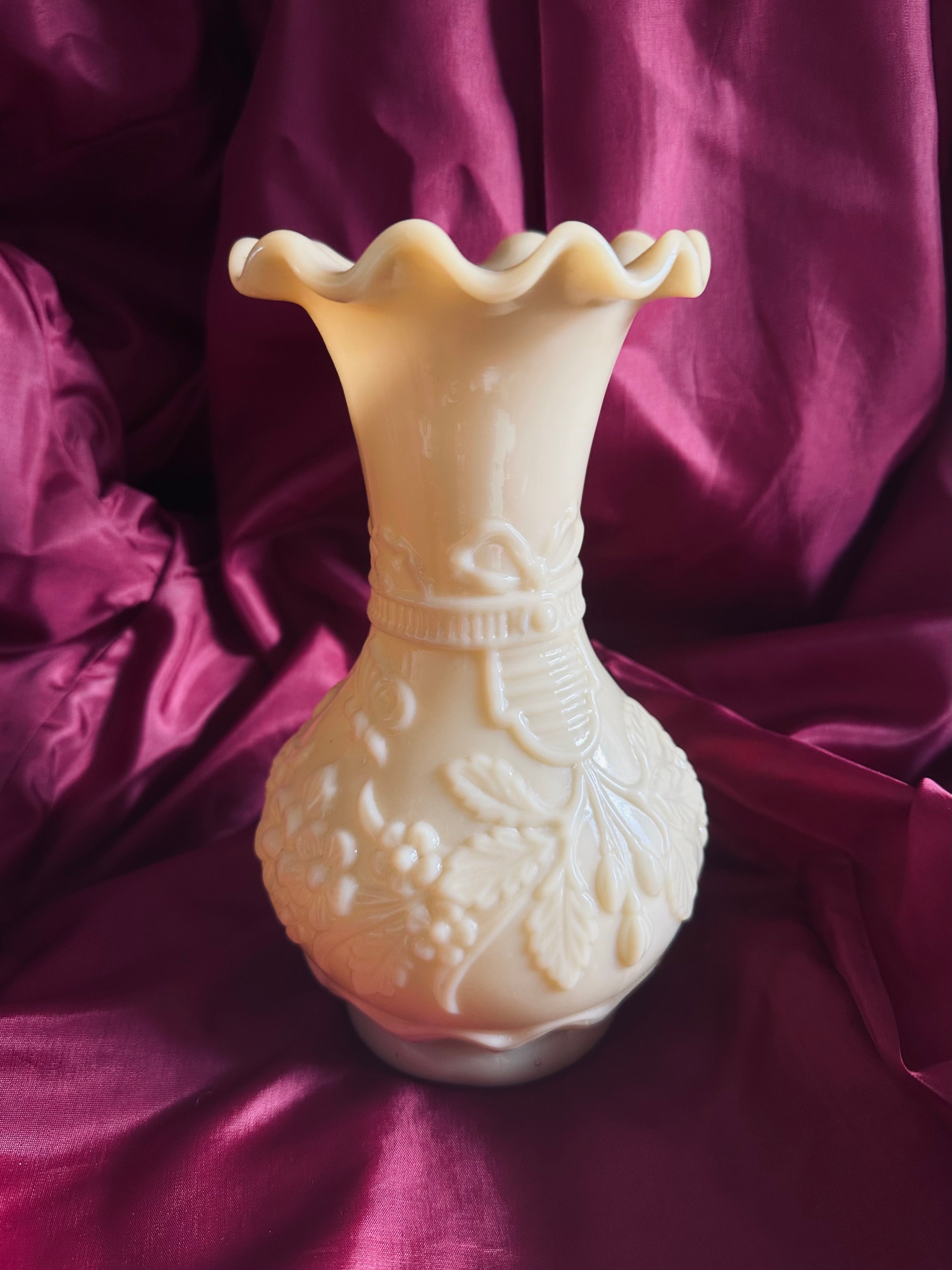 Vase en opaline de foire // Circa 1930